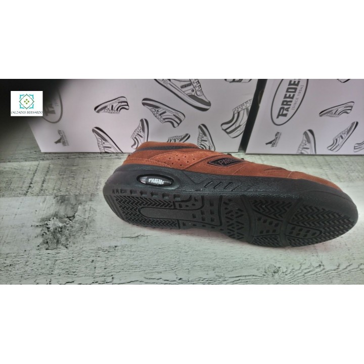 Zapatillas deportes paredes piel serraje marrón