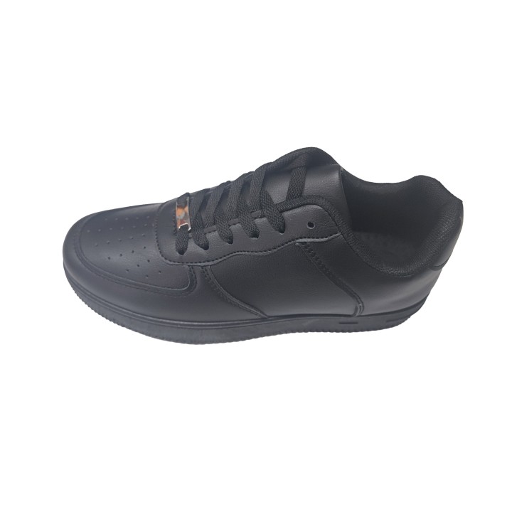 Deportivo negro unisex con suela de goma antideslizante | Tallas 36 a 45 | Calzados Bernardo